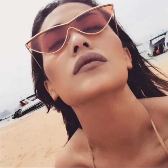 WCFASHIONS Accessories - “Aurelie” Gold Metal Slim Cat Eye Sunnies